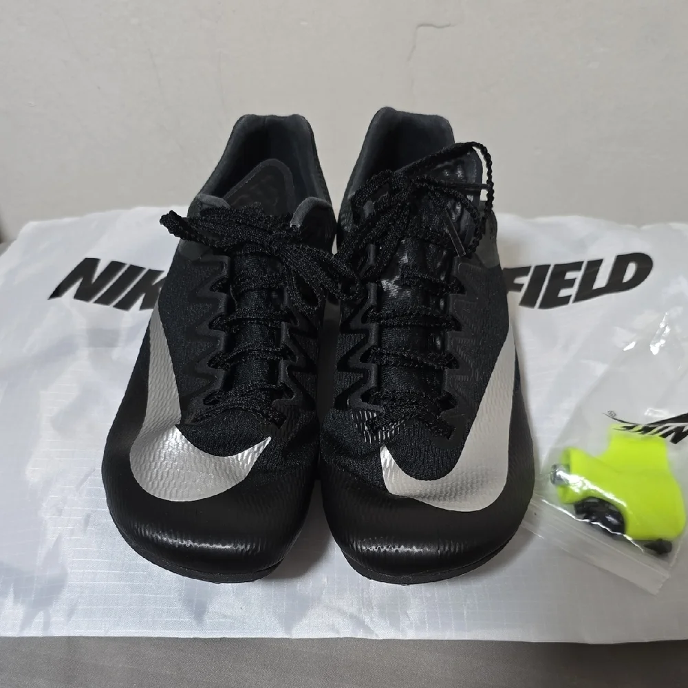 Nike Women's Black and Silver Athletic Shoes - Picture 2 of 6
